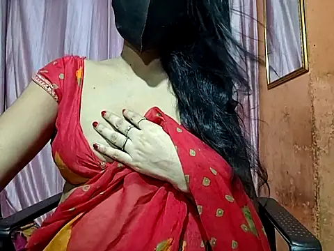 Snapshot of poojaxxx65 chatting on 09-15-25, 09:21 poojaxxx65 online show from 09-15-25, 09:21
