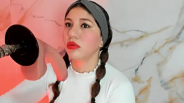 hade cute online show from 06-18-26, 02:22