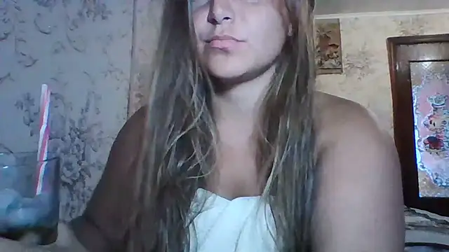 Snapshot of Evasapples chatting on 07-16-26, 09:28 Evasapples online show from 07-16-26, 09:28
