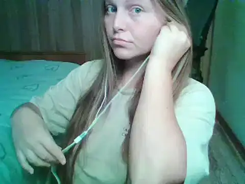 Evasapples online show from 10-13-25, 06:20