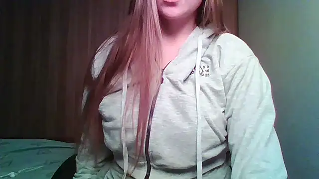 Evasapples online show from 11-15-25, 02:54