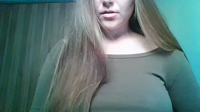 Snapshot of Evasapples chatting on 06-26-26, 01:17 Evasapples online show from 06-26-26, 01:17