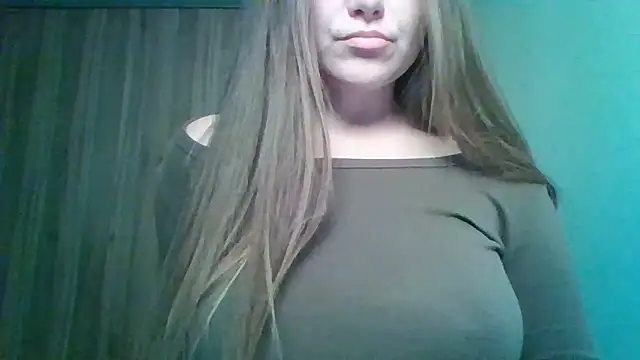 Snapshot of Evasapples chatting on 06-17-26, 09:25 Evasapples online show from 06-17-26, 09:25