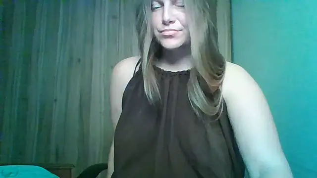 Snapshot of Evasapples chatting on 06-10-26, 09:38 Evasapples online show from 06-10-26, 09:38