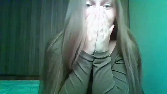 Evasapples online show from 09-28-25, 03:08