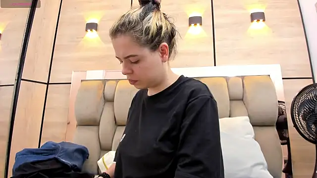 dorothy vegga online show from 12-20-25, 04:15