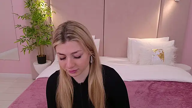 HelenaMorgan online show from 02-22-25, 09:23