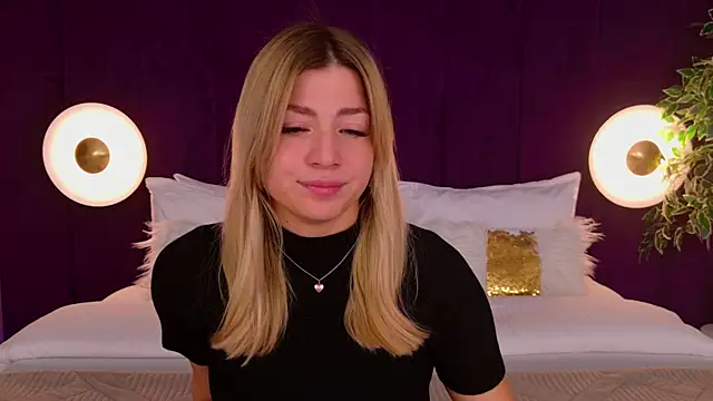 HelenaMorgan online show from 10-04-25, 03:08