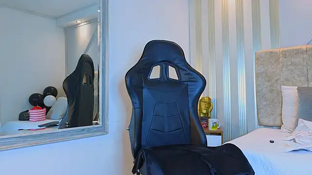 Tayra Pradit online show from 03-23-26, 07:03