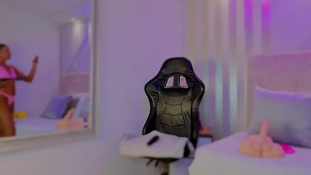 Tayra Pradit online show from 03-10-26, 08:13