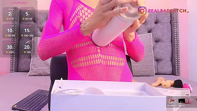 Snapshot of Realbadbxtch chatting on 01-16-26, 01:48 Realbadbxtch online show from 01-16-26, 01:48