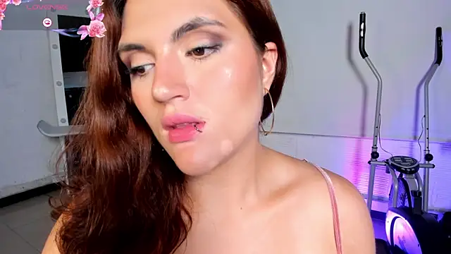 Snapshot of becca_diamond chatting on 03-10-25, 11:06 becca diamond online show from 03-10-25, 11:06