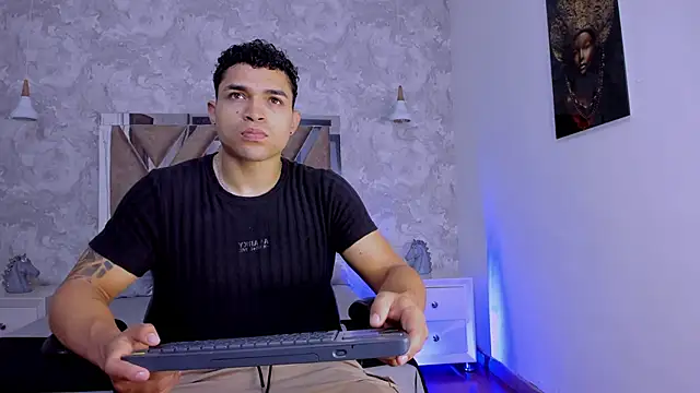 Snapshot of gerson_zt chatting on 10-21-25, 06:29 gerson zt online show from 10-21-25, 06:29