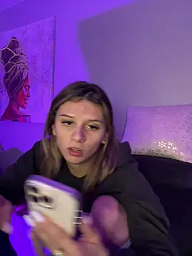 Snapshot of aliisonn_parker26 chatting on 02-22-25, 11:03 aliisonn parker26 online show from 02-22-25, 11:03