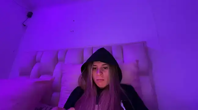 Snapshot of aliisonn_parker26 chatting on 01-21-25, 03:26 aliisonn parker26 online show from 01-21-25, 03:26