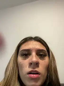 Snapshot of aliisonn_parker26 chatting on 02-17-25, 07:01 aliisonn parker26 online show from 02-17-25, 07:01