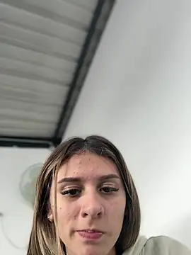 Snapshot of aliisonn_parker26 chatting on 02-21-25, 06:59 aliisonn parker26 online show from 02-21-25, 06:59