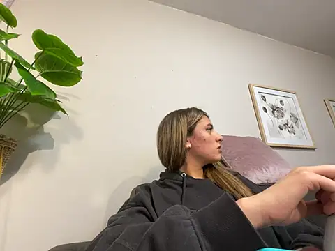 Snapshot of aliisonn_parker26 chatting on 03-13-25, 08:00 aliisonn parker26 online show from 03-13-25, 08:00