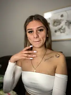 Snapshot of aliisonn_parker26 chatting on 02-11-25, 11:01 aliisonn parker26 online show from 02-11-25, 11:01