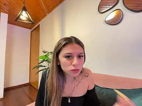 Snapshot of aliisonn_parker26 chatting on 03-07-25, 07:38 aliisonn parker26 online show from 03-07-25, 07:38