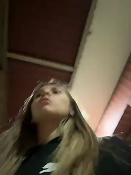 Snapshot of aliisonn_parker26 chatting on 01-22-25, 12:27 aliisonn parker26 online show from 01-22-25, 12:27