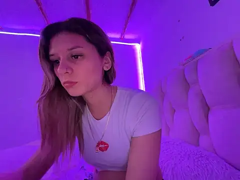 Snapshot of aliisonn_parker26 chatting on 03-12-25, 08:31 aliisonn parker26 online show from 03-12-25, 08:31