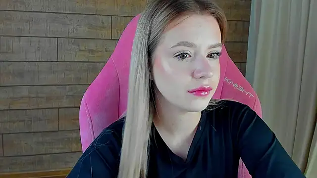 MilanaBalmain online show from 03-21-26, 04:14