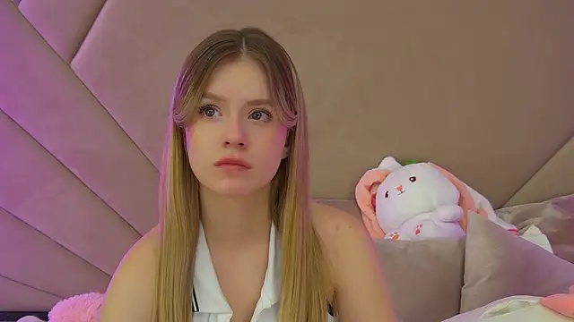 MilanaBalmain online show from 11-12-25, 04:11