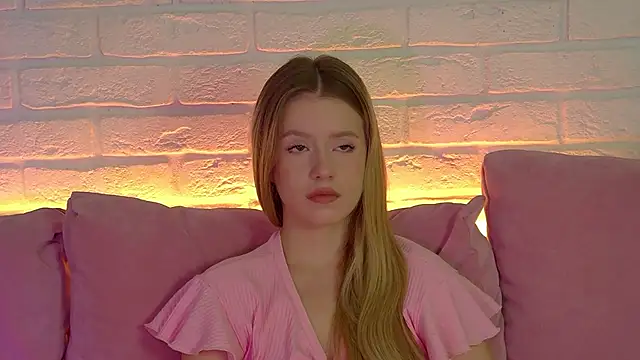 MilanaBalmain online show from 11-10-25, 04:28