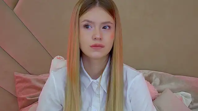 Snapshot of MilanaBalmain chatting on 10-20-25, 04:14 MilanaBalmain online show from 10-20-25, 04:14