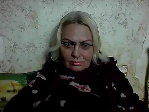 Snapshot of Gardener_of_Illusions chatting on 06-10-26, 01:51 Gardener of Illusions online show from 06-10-26, 01:51