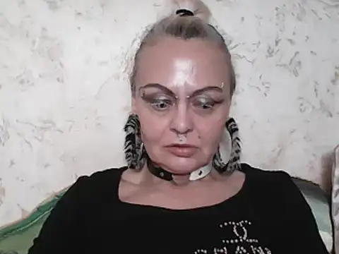 Snapshot of Gardener_of_Illusions chatting on 05-12-26, 11:27 Gardener of Illusions online show from 05-12-26, 11:27