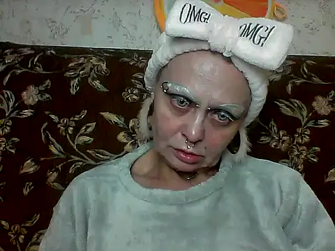 Snapshot of Gardener_of_Illusions chatting on 05-17-26, 04:01 Gardener of Illusions online show from 05-17-26, 04:01