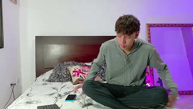 zackmontieel online show from 07-12-26, 03:07