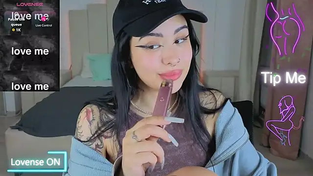 baby  kim online show from 12-21-25, 02:52