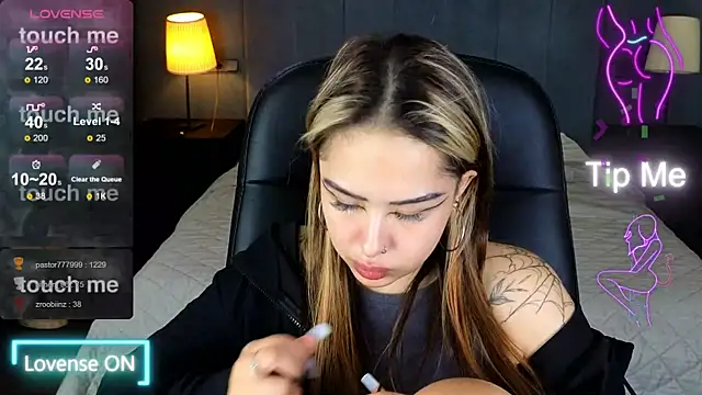 baby  kim online show from 11-28-25, 08:25