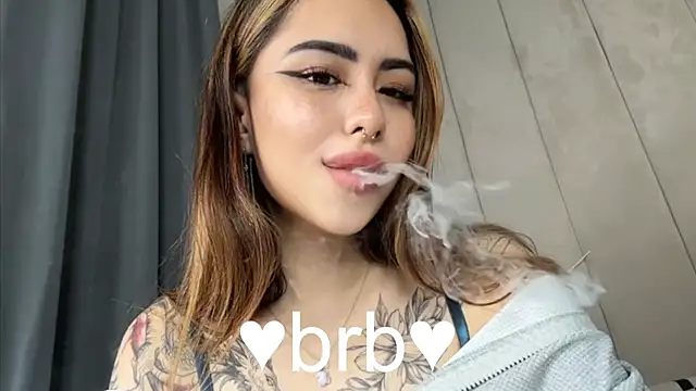 baby  kim online show from 10-26-25, 05:08