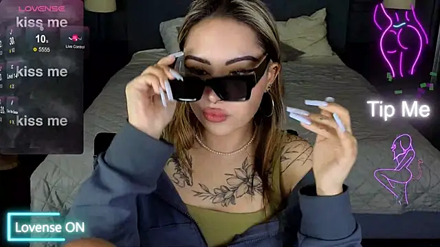 baby  kim online show from 11-30-25, 05:30