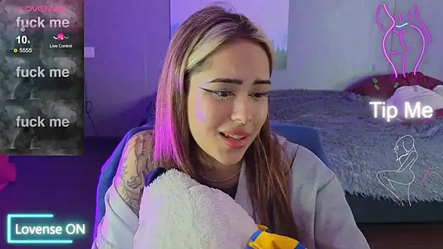 baby  kim online show from 10-28-25, 05:23