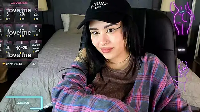 baby  kim online show from 12-20-25, 08:55