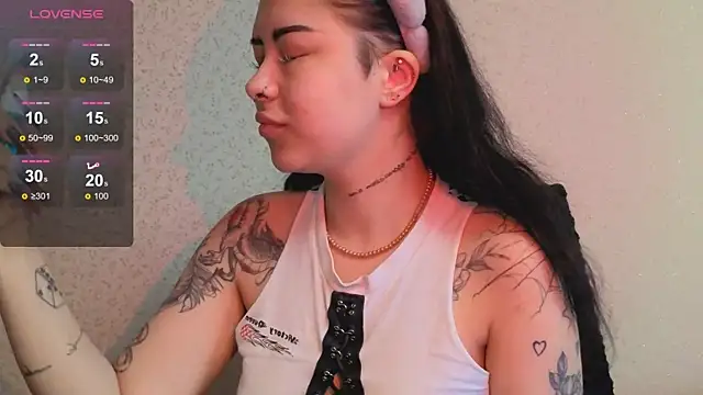 baby  kim online show from 06-26-26, 04:51