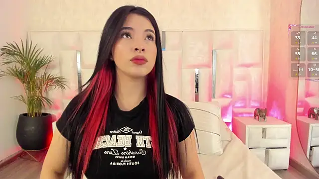 im nika  online show from 10-22-25, 12:15