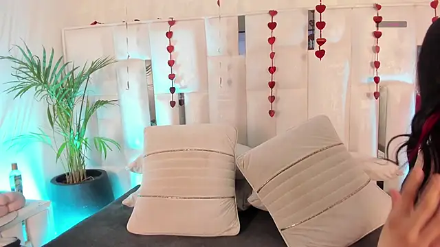 im nika  online show from 02-15-26, 01:43