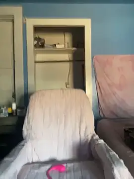 y0urlilgf online show from 01-05-26, 08:12