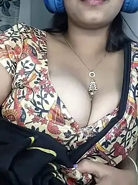Snapshot of Sexy-Shalinii chatting on 03-07-25, 01:18 Sexy-Shalinii online show from 03-07-25, 01:18