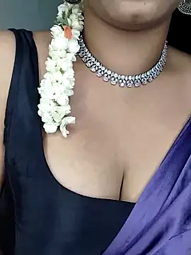Snapshot of Sexy-Shalinii chatting on 03-13-25, 01:07 Sexy-Shalinii online show from 03-13-25, 01:07