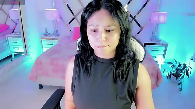 sexyy kitty18 online show from 04-11-26, 03:47