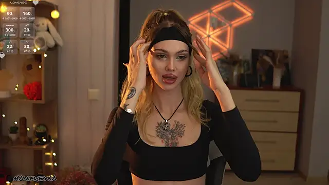 ManiFreyja online show from 10-22-25, 07:46