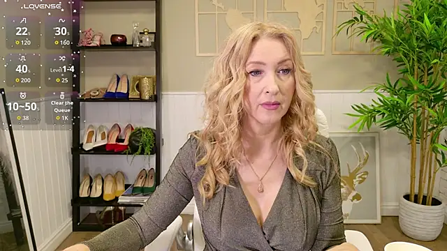 LadyLeea online show from 12-22-25, 05:07