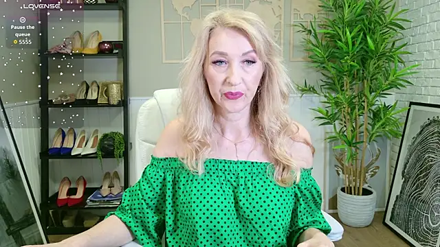 LadyLeea online show from 06-04-26, 05:12